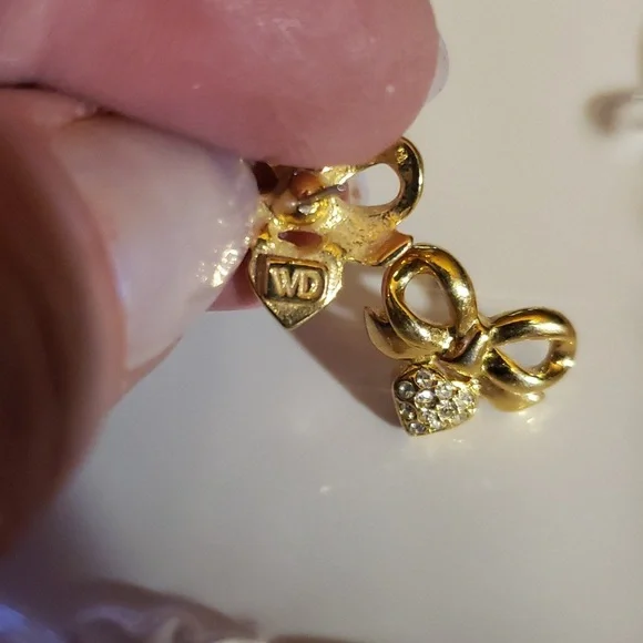 Elizabeth Taylor White Diamonds Gold Tone Bow Ribbon Pierced Stud Earrings - Picture 4 of 5